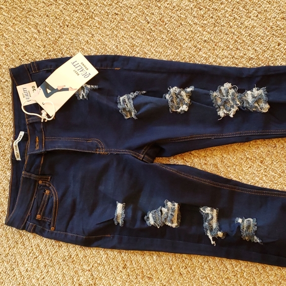 NWT distressed high waisted jegging - Picture 2 of 6